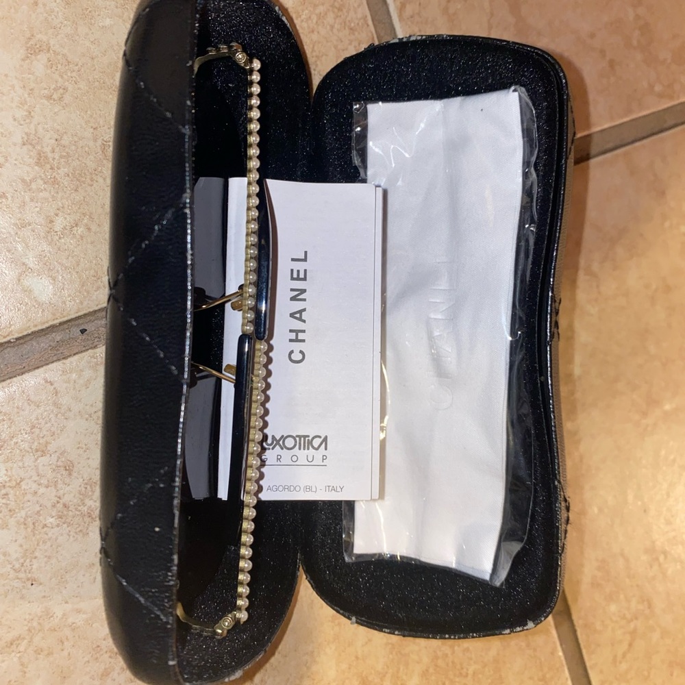 CHANEL SUNGLASSES (used like new)